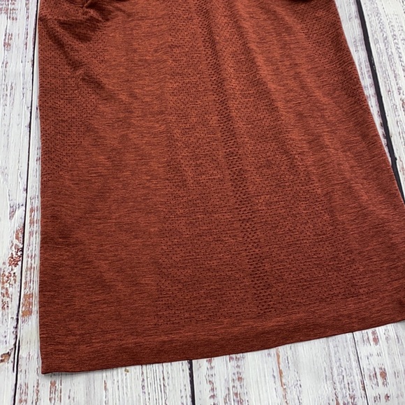 Lululemon athletic tank top size small/medium - Picture 6 of 6